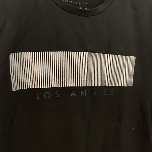 Guess Men’s Super Slim Fit Barcode Mystery Logo Tee Size Small - Picture 7 of 16